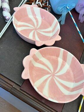 10 Strawberry Street Pink Peppermint Christmas Dish